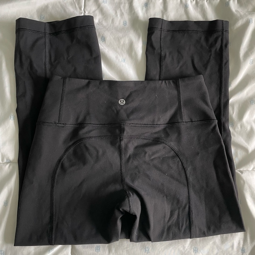 Lululemon crop with a slit